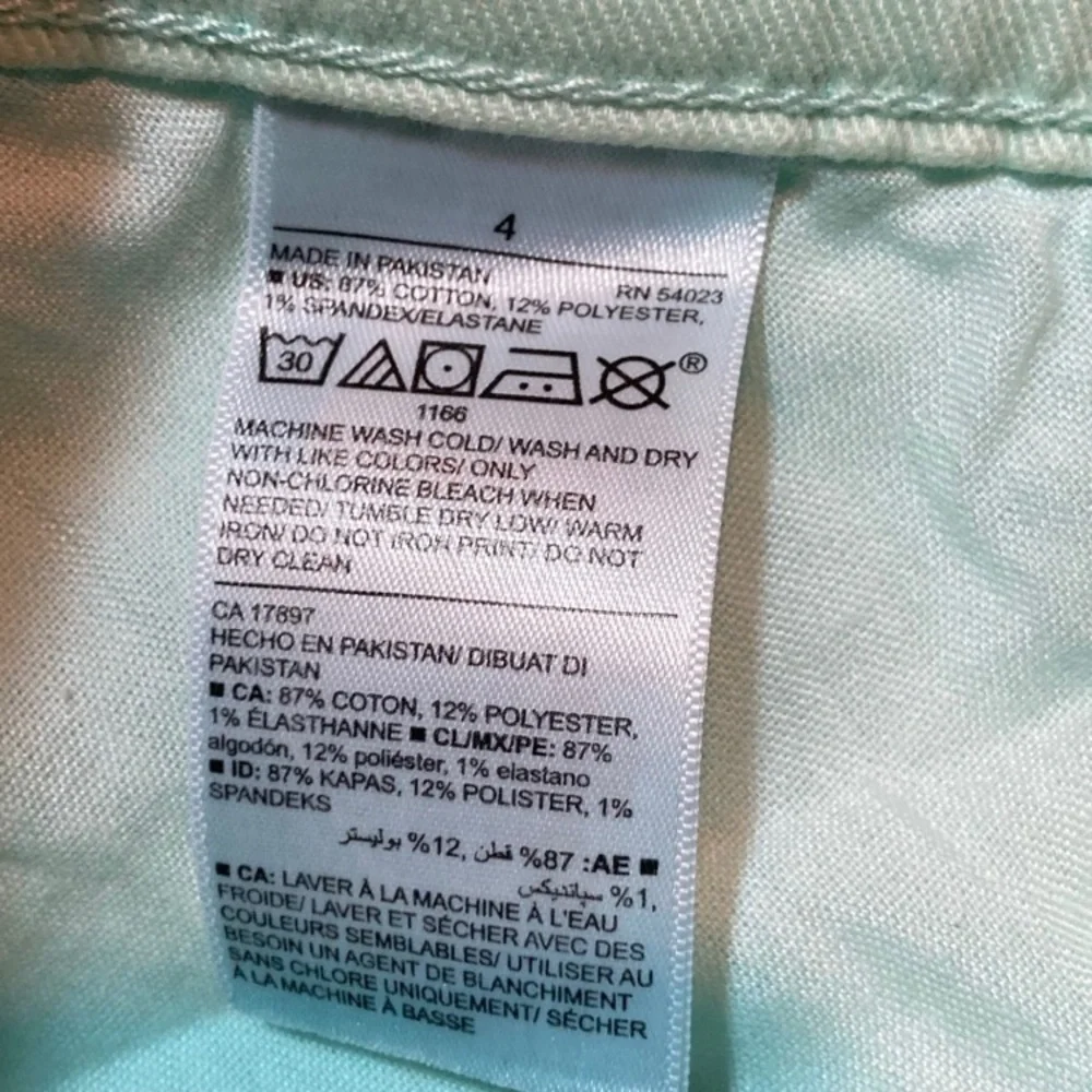 Old Navy Boyfriend shorts 4‎